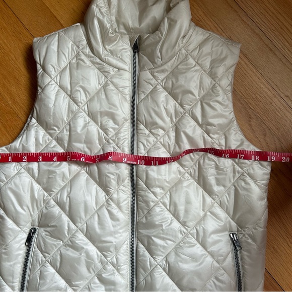 Patagonia Ivory Nano Diamond Quilted Vest Medium - Picture 4 of 9
